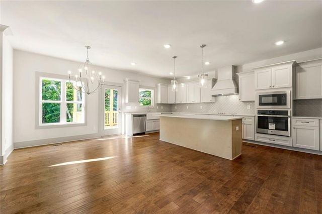 102 Cheval Court, Hoschton, GA 30548