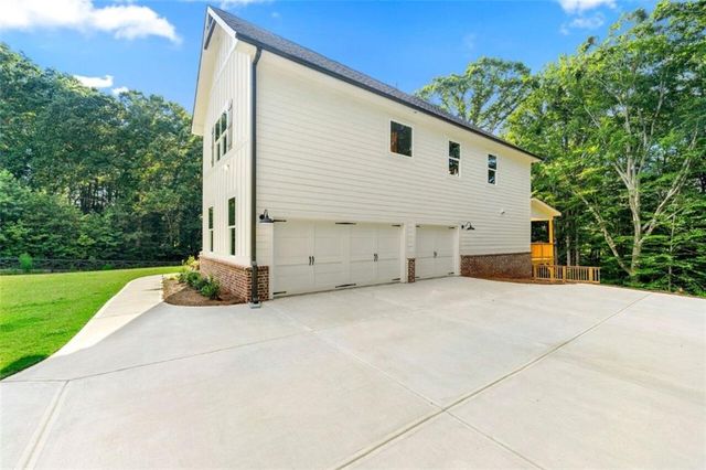 102 Cheval Court, Hoschton, GA 30548