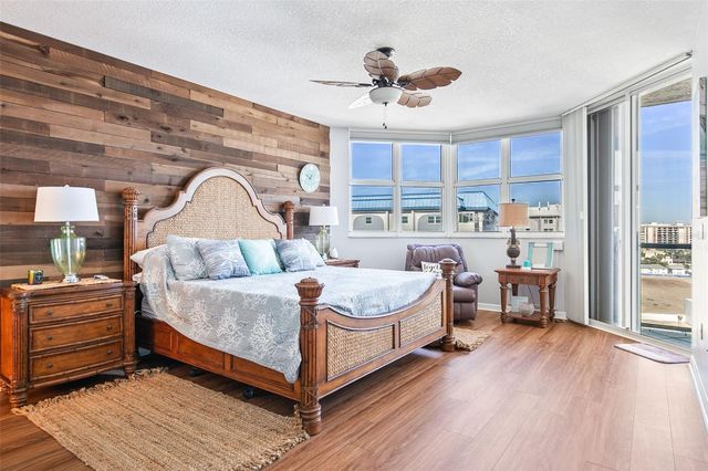 1800 BENJAMIN FRANKLIN DRIVE B1007, Sarasota, FL 34236