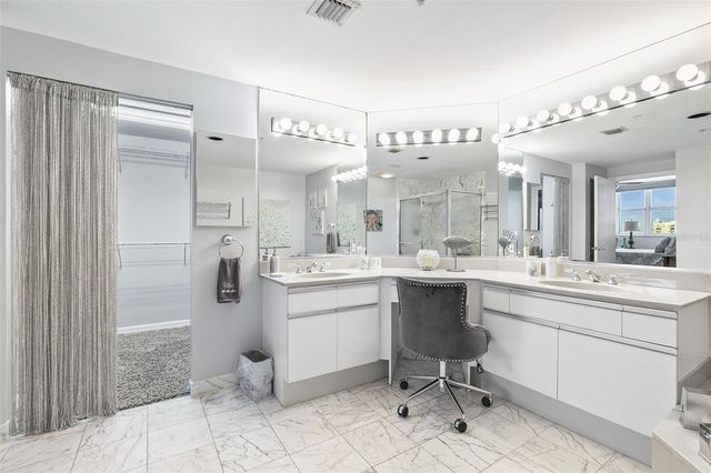 1800 BENJAMIN FRANKLIN DRIVE B1007, Sarasota, FL 34236