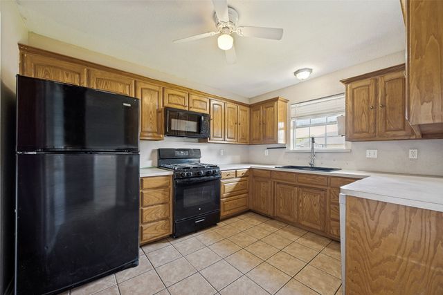 303 Bryant Street, Pottsboro, TX 75076