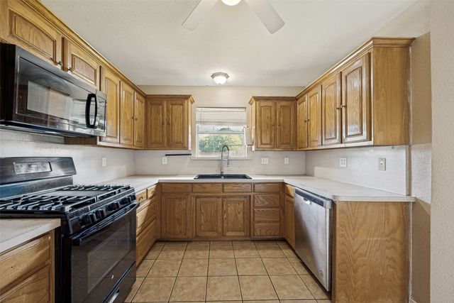 303 Bryant Street, Pottsboro, TX 75076