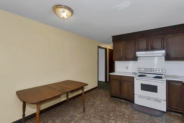 49 Country Club Hts, Monson, MA 01057