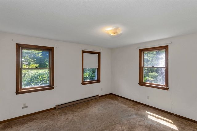 49 Country Club Hts, Monson, MA 01057
