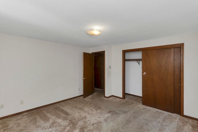 49 Country Club Hts, Monson, MA 01057