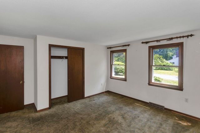 49 Country Club Hts, Monson, MA 01057