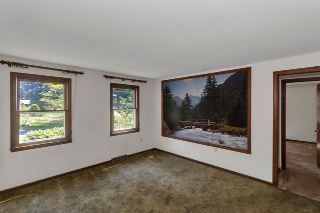 49 Country Club Hts, Monson, MA 01057