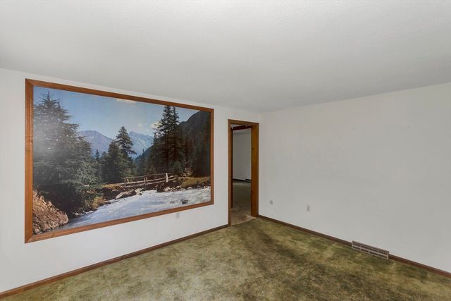 49 Country Club Hts, Monson, MA 01057