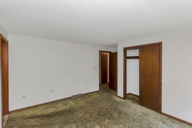 49 Country Club Hts, Monson, MA 01057