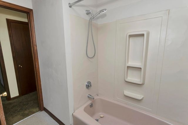 49 Country Club Hts, Monson, MA 01057