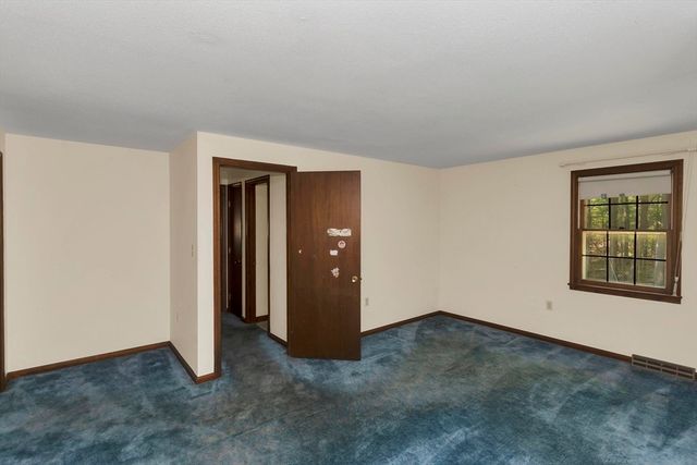 49 Country Club Hts, Monson, MA 01057