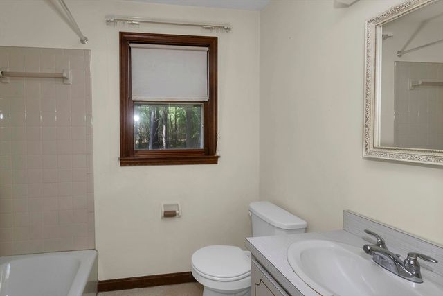 49 Country Club Hts, Monson, MA 01057