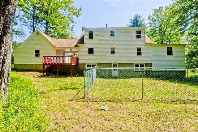 49 Country Club Hts, Monson, MA 01057