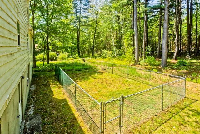 49 Country Club Hts, Monson, MA 01057