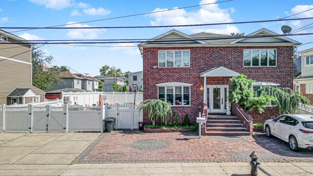 124 Virginia Avenue, Staten Island, NY 10305