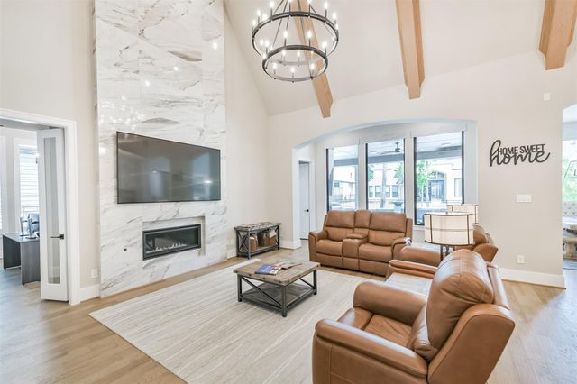 208 N Opulent Drive, Montgomery, TX 77316