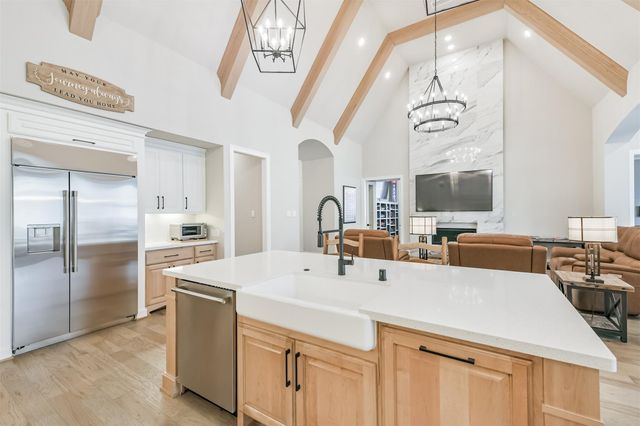 208 N Opulent Drive, Montgomery, TX 77316