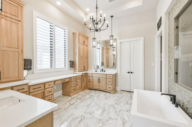 208 N Opulent Drive, Montgomery, TX 77316