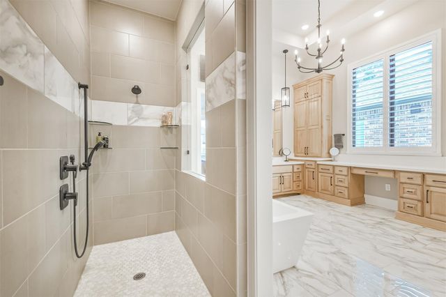 208 N Opulent Drive, Montgomery, TX 77316