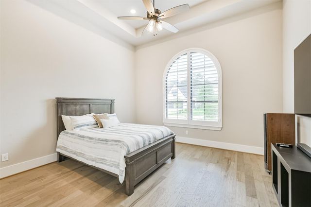 208 N Opulent Drive, Montgomery, TX 77316