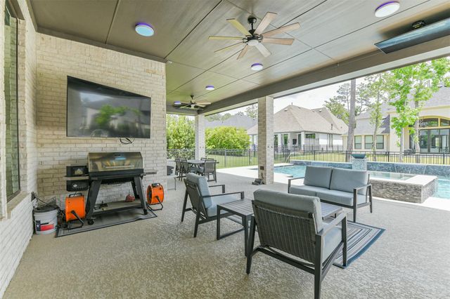 208 N Opulent Drive, Montgomery, TX 77316