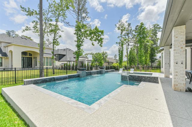 208 N Opulent Drive, Montgomery, TX 77316