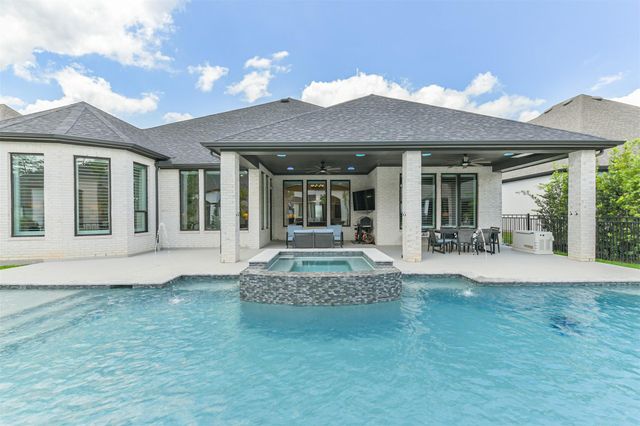 208 N Opulent Drive, Montgomery, TX 77316