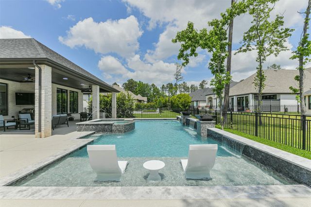208 N Opulent Drive, Montgomery, TX 77316