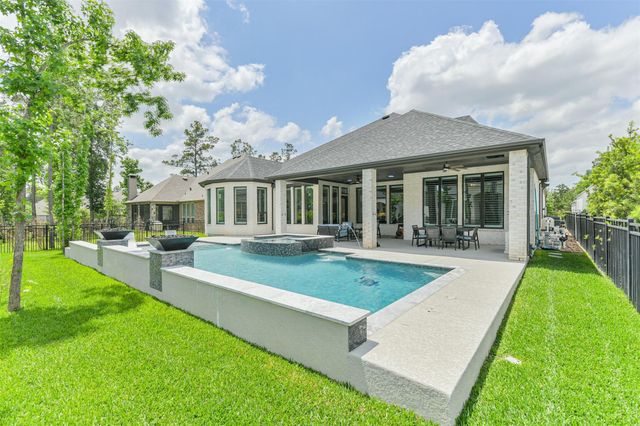 208 N Opulent Drive, Montgomery, TX 77316