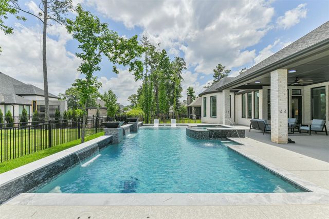 208 N Opulent Drive, Montgomery, TX 77316