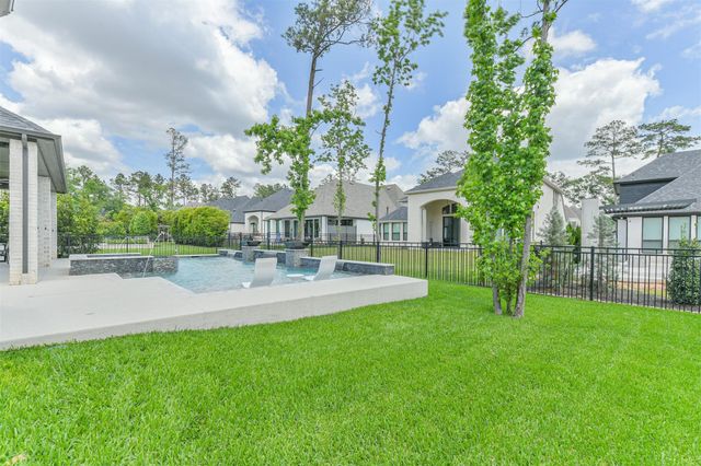 208 N Opulent Drive, Montgomery, TX 77316