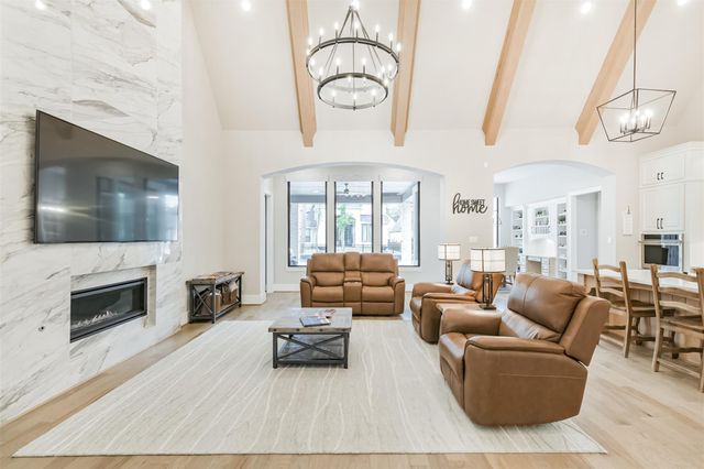 208 N Opulent Drive, Montgomery, TX 77316