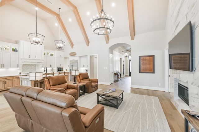 208 N Opulent Drive, Montgomery, TX 77316
