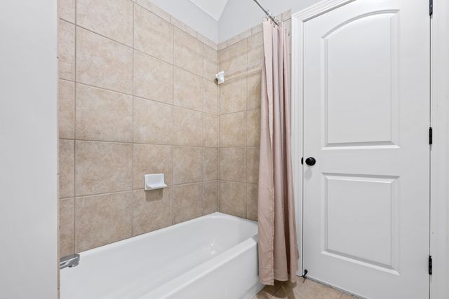 10835 WHISPER HOLLOW CV, Collierville, TN 38017