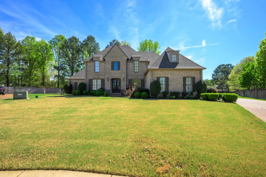 10835 WHISPER HOLLOW CV, Collierville, TN 38017