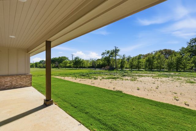 252 Yawney Drive, Lipan, TX 76462