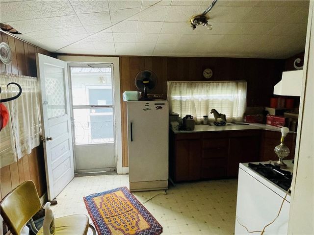 2510 S 4th Street, Leavenworth, KS 66048