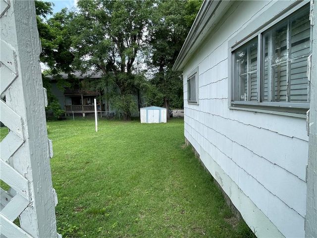 2510 S 4th Street, Leavenworth, KS 66048