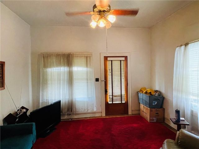 2510 S 4th Street, Leavenworth, KS 66048