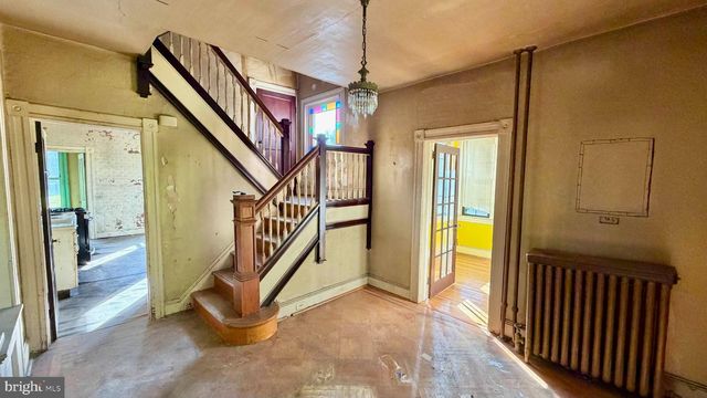 927 LEEDS AVE, Baltimore, MD 21229