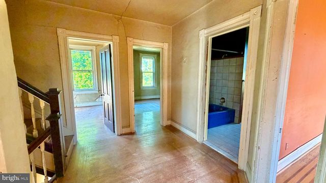 927 LEEDS AVE, Baltimore, MD 21229