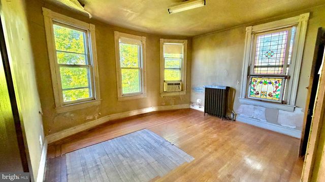 927 LEEDS AVE, Baltimore, MD 21229