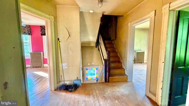 927 LEEDS AVE, Baltimore, MD 21229
