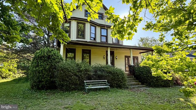 927 LEEDS AVE, Baltimore, MD 21229