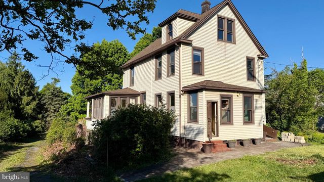 927 LEEDS AVE, Baltimore, MD 21229