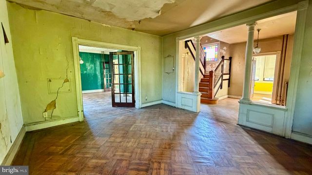 927 LEEDS AVE, Baltimore, MD 21229
