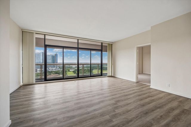 1701 Hermann Drive 17D, Houston, TX 77004