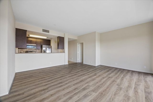 1701 Hermann Drive 17D, Houston, TX 77004