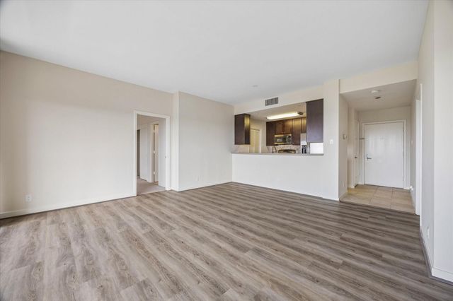 1701 Hermann Drive 17D, Houston, TX 77004
