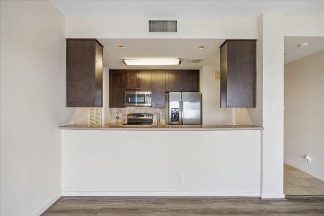 1701 Hermann Drive 17D, Houston, TX 77004
